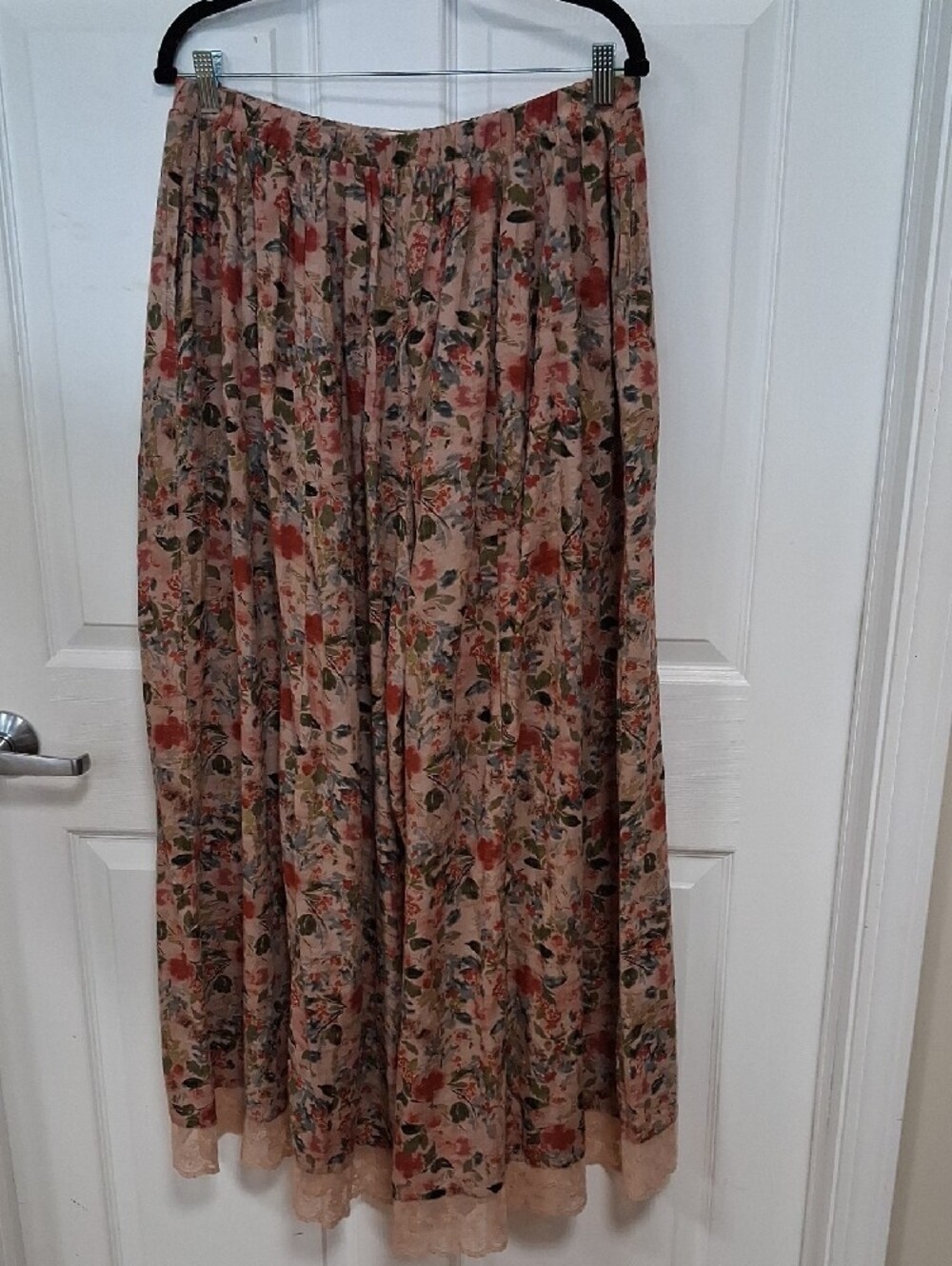 NATURAL LIFE Floral Wide-Leg Pants in Blush with Coral & Green Accents - Picture 6 of 6
